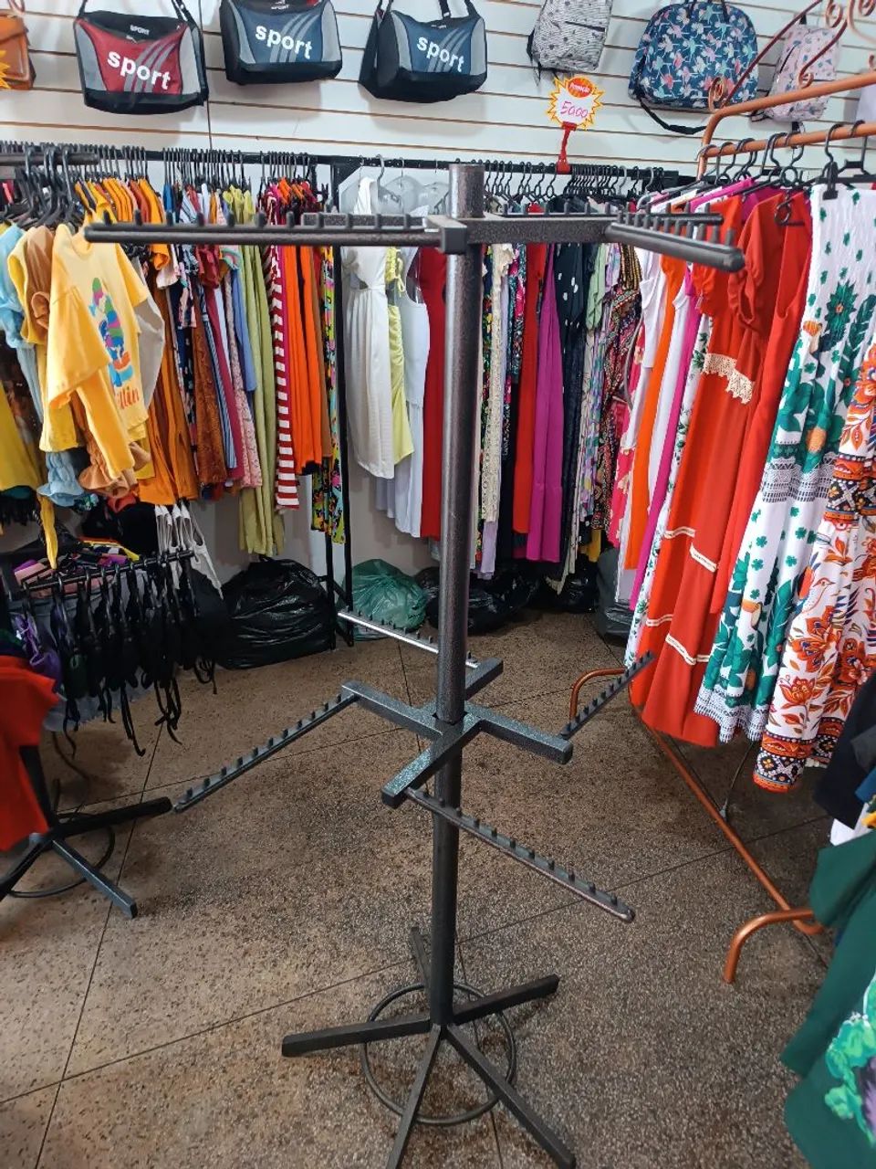 Arara de roupa giratória 2 andar 