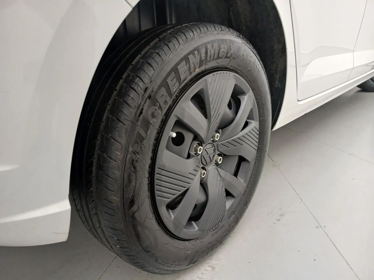 Volkswagen Polo Track 1.0 Flex 12V 5p, foto 14 de 18