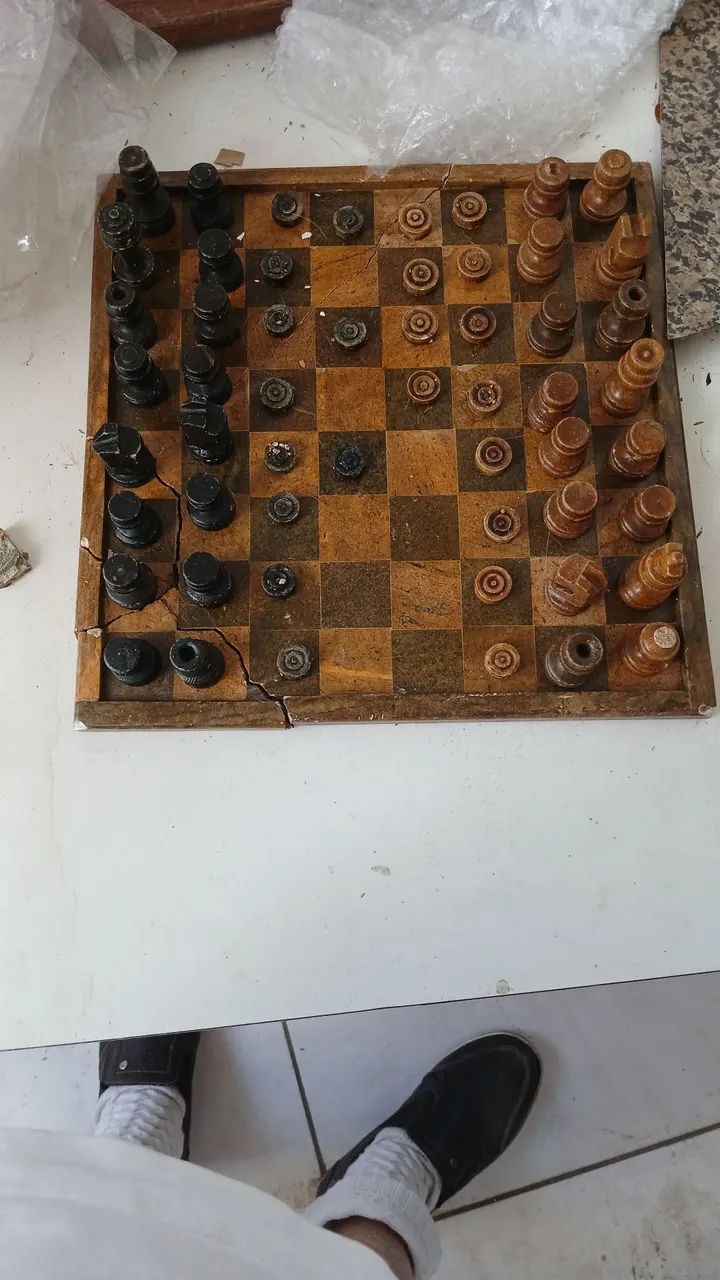 Jogo de xadrez e damas de pedra de sabão quebrados  - Foto 4