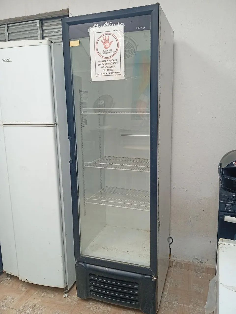 Cervejeira expositora , 220 voltz , em perfeito estado . - Foto 3