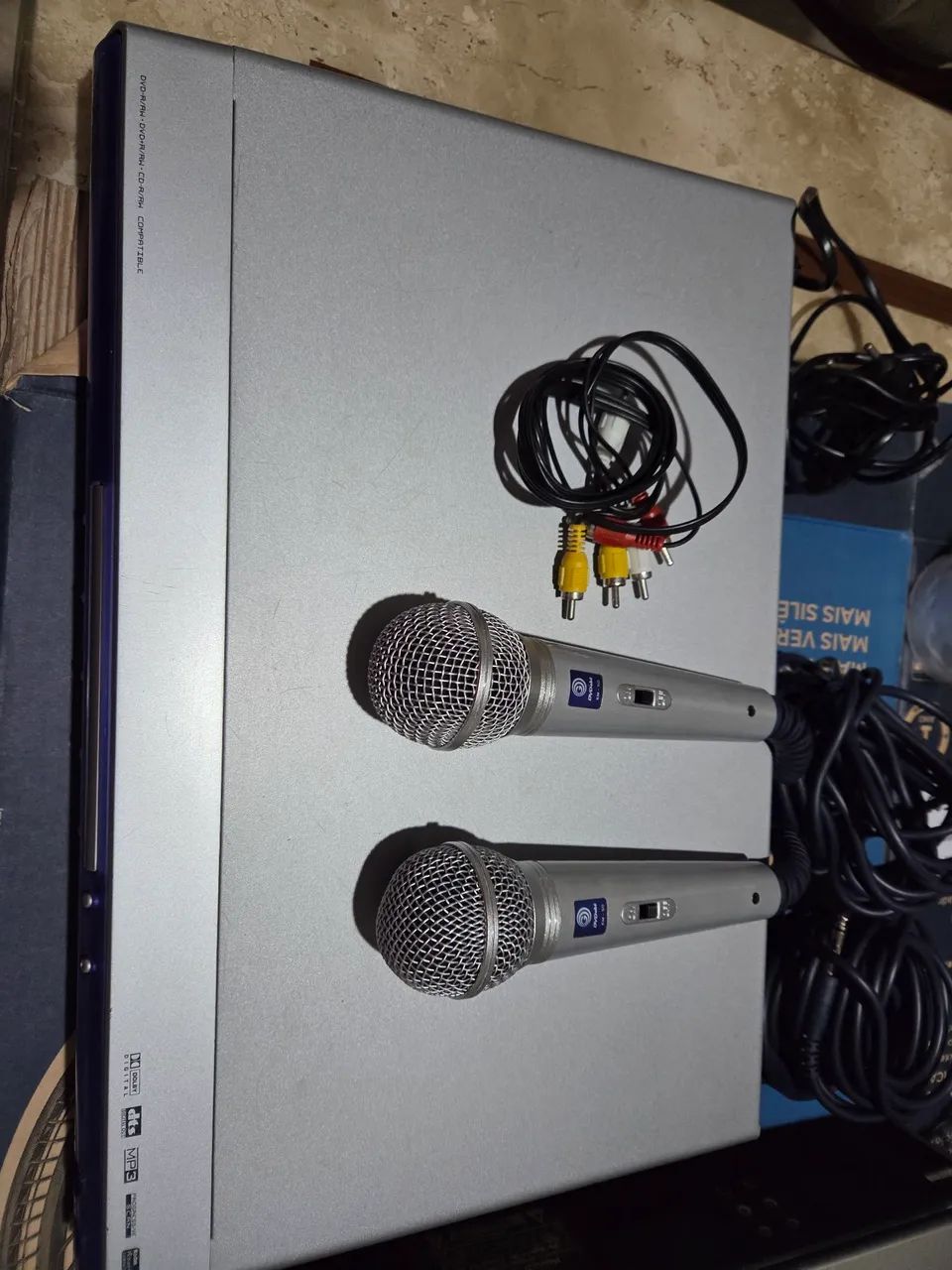 DVDokê Digital Video Karaoke K-348 com 2 Microfones  - Foto 2