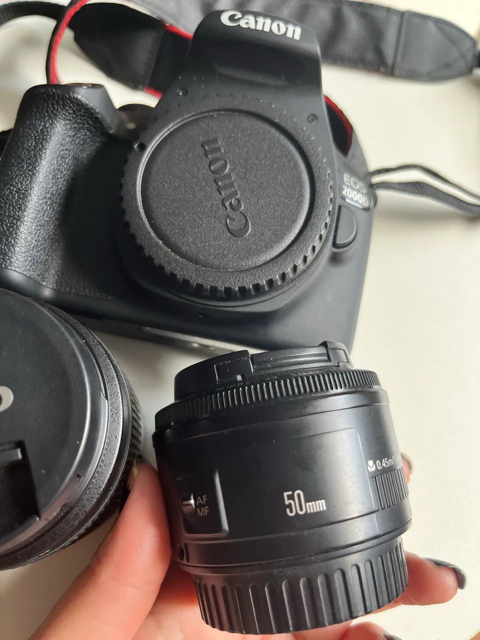 Câmera Canon EOS 2000D - Foto 2