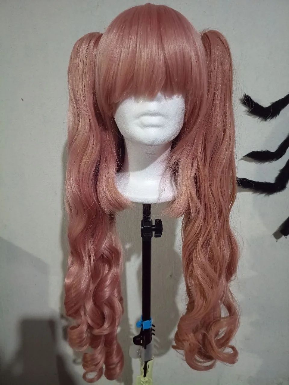 Peruca rosa goiaba ponnytail lolita