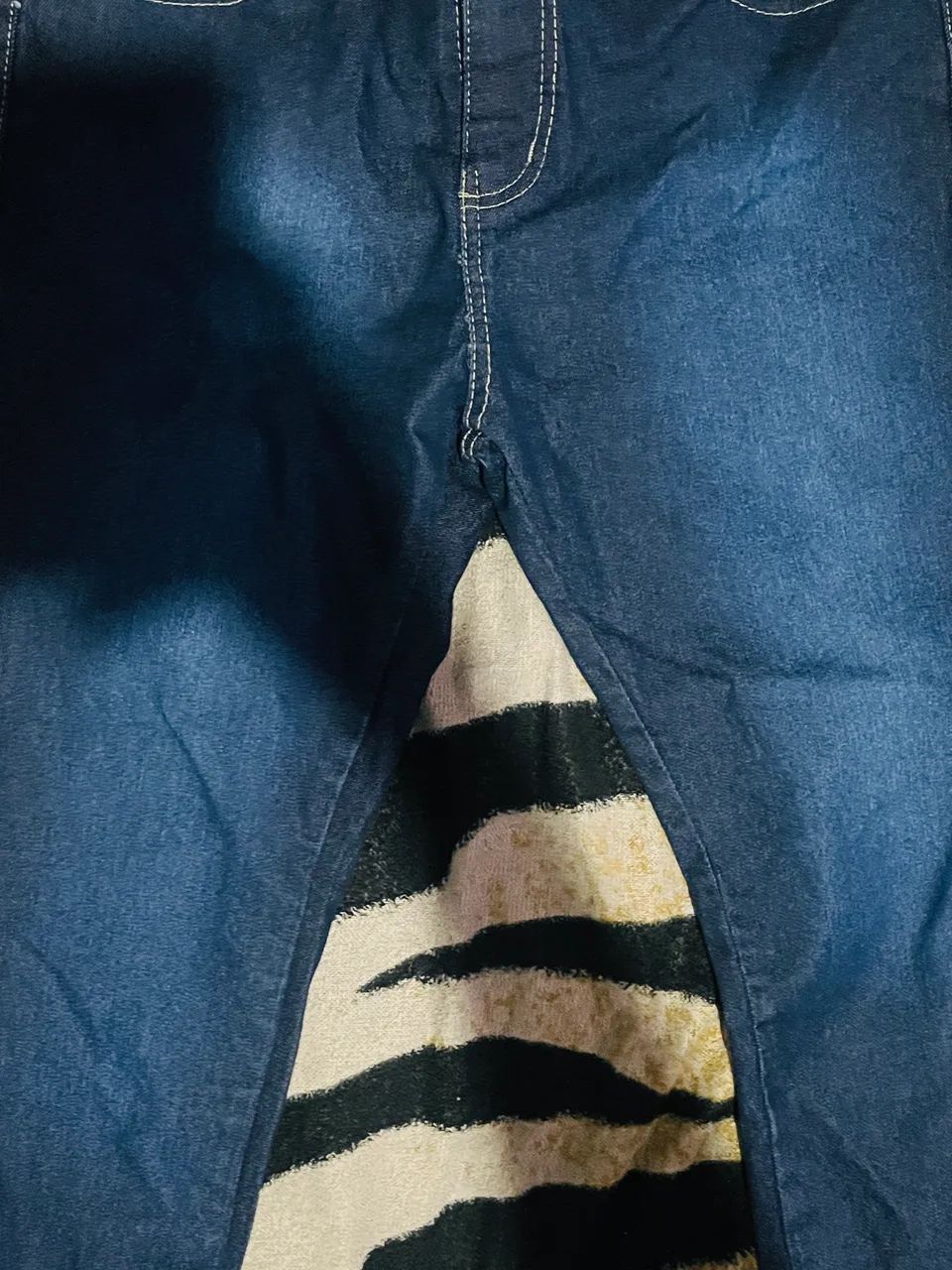 Duas calça jeans uma preta e uma azul - Foto 2