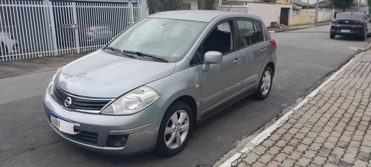 Nissan Tiida S 1.8 MT 2012