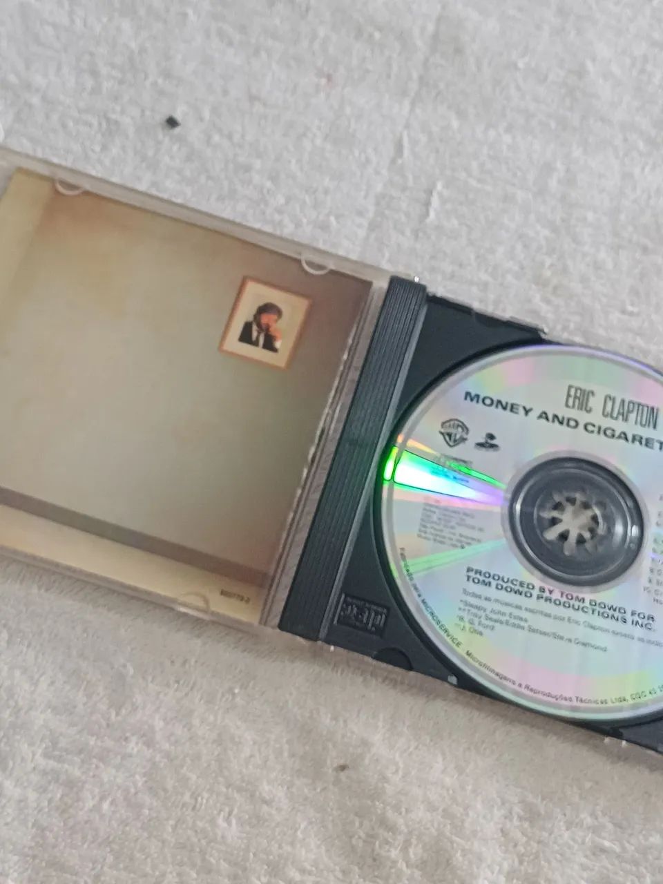 CD de estúdio Money and Cigarettes de Eric Clapton - Foto 3