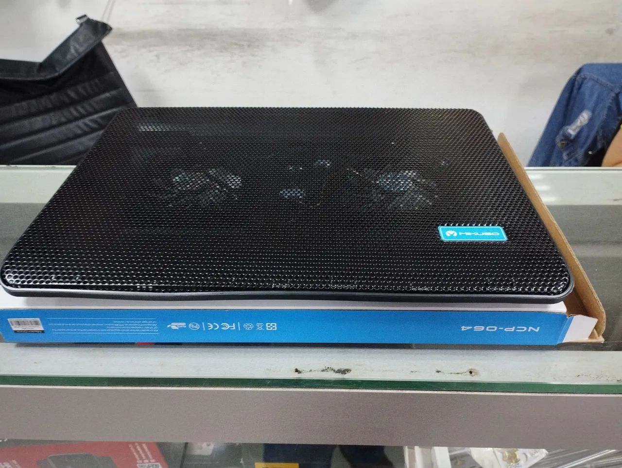 Suporte base para notebook 15.4p com 2 coolers LED<br> - Foto 2