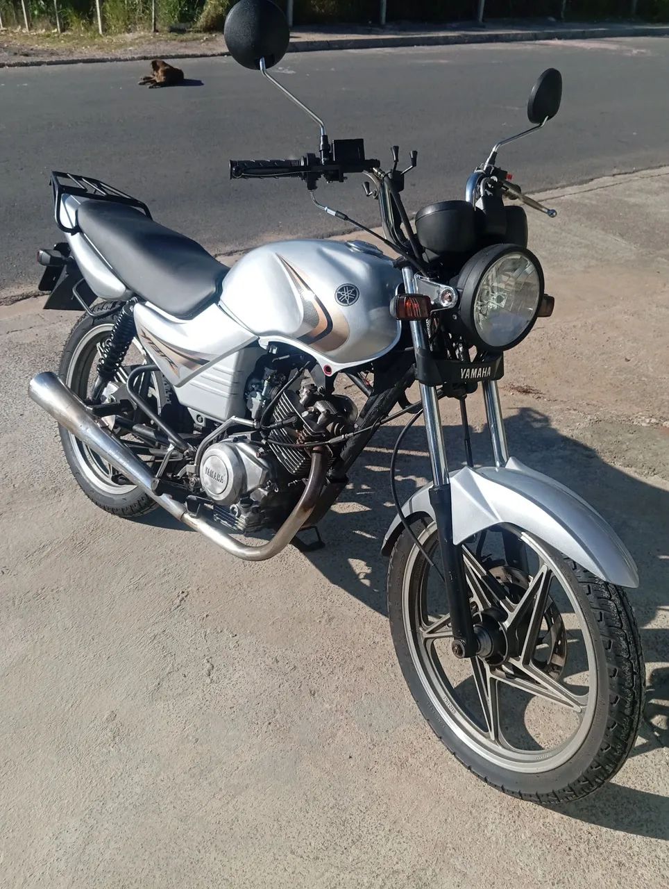 YBR 125  - Foto 5