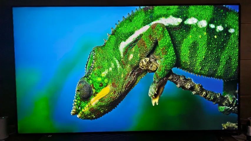 Smart TV LG 4K GRANDE 75' 75UP8050 com Caixa e plasticos na borda, pouco uso 75 polegadas