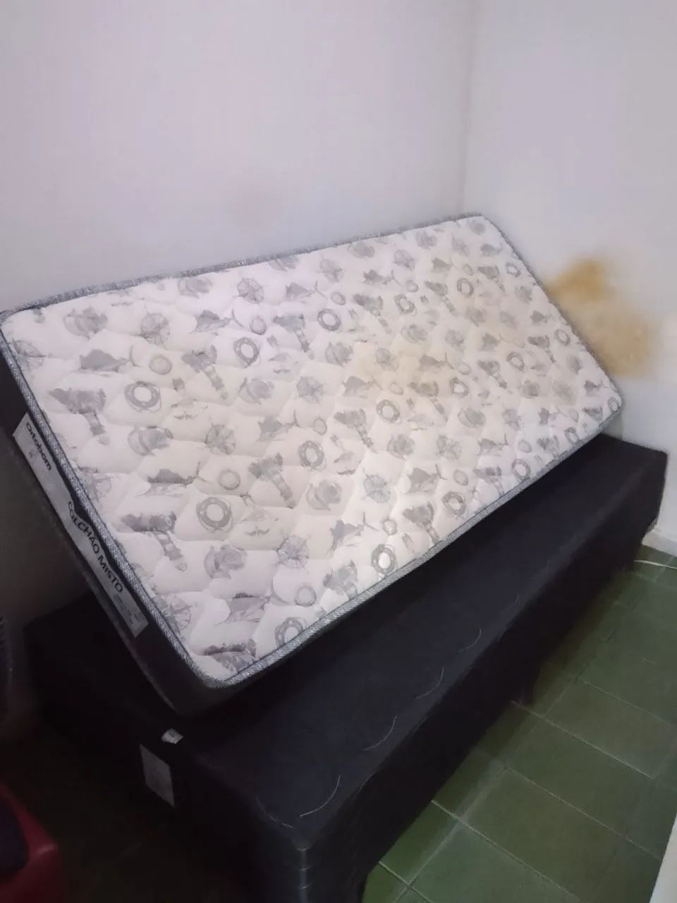 Cama box com colchão Ortobom 18cm solteiro