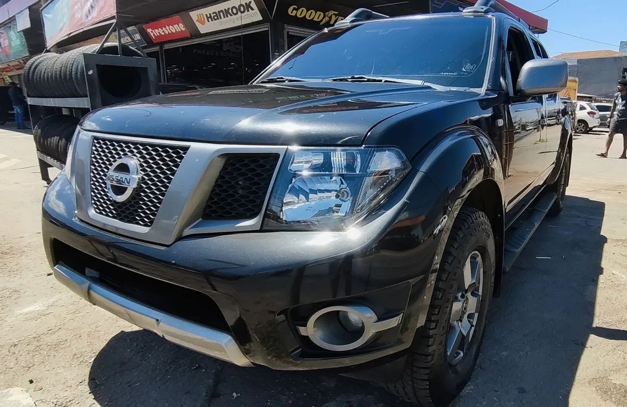 Nissan Frontier SV Attack CD 4X2 2.5 TB Diesel 2015 - Foto 2