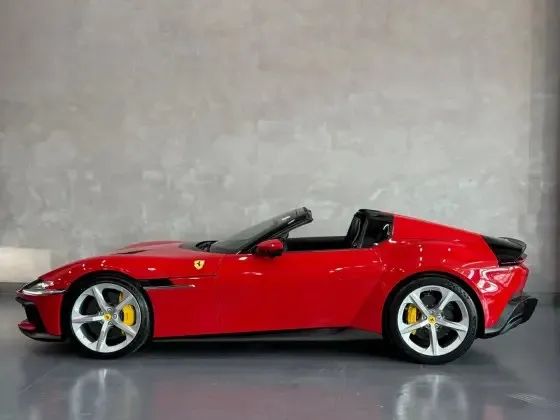 Ferrari 12Cilindri Spider 6.5 V12 830cv, foto 2 de 12