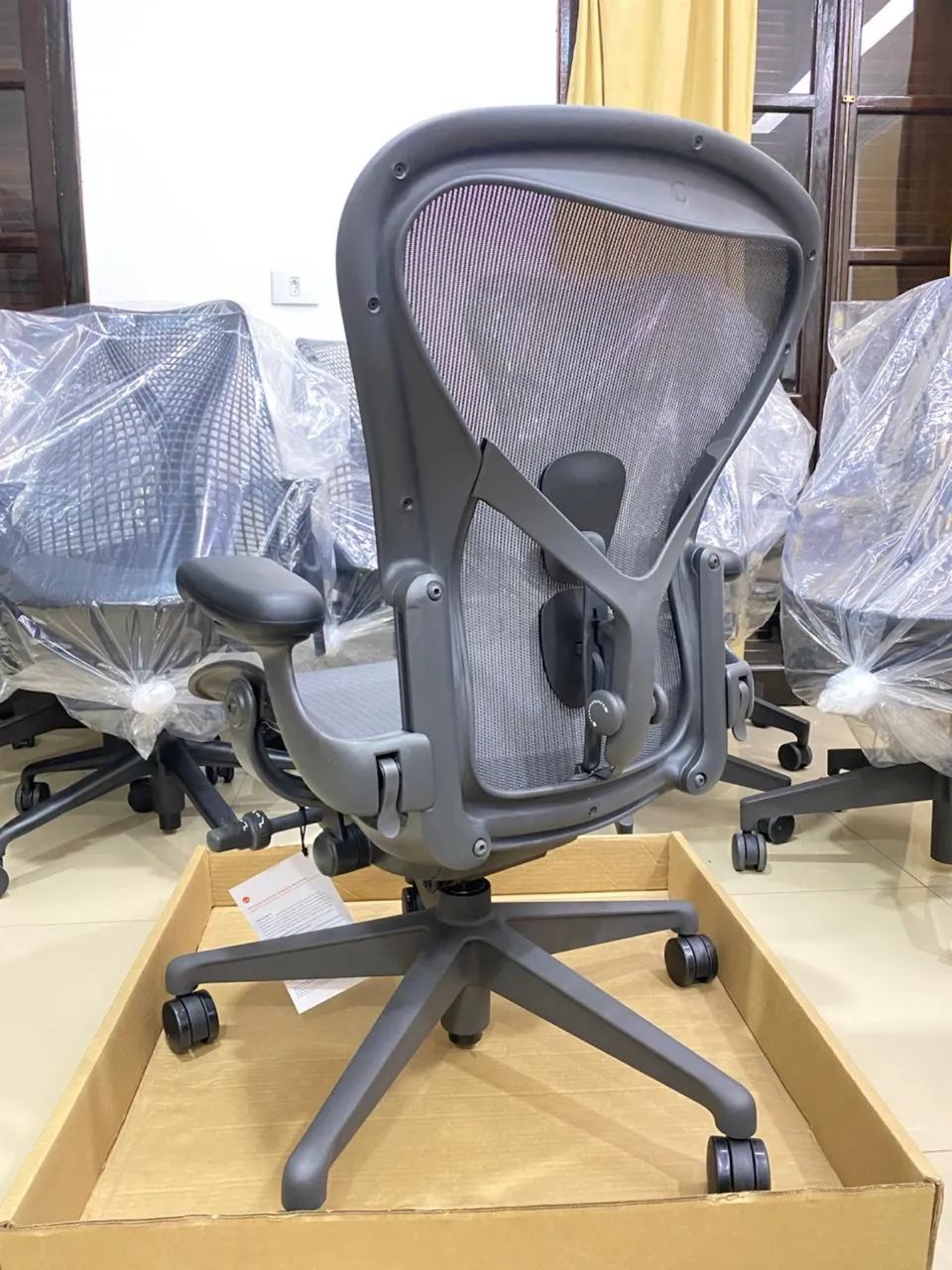 Cadeira herman miller new aeron B completa 2022+NF  - Foto 3