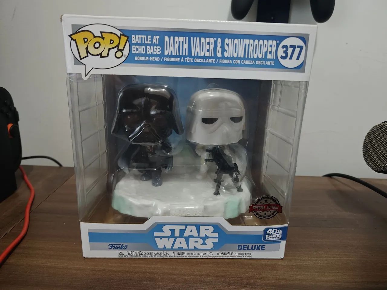 Funko Pop 377 Star Wars Darth Vader e Snowtrooper 