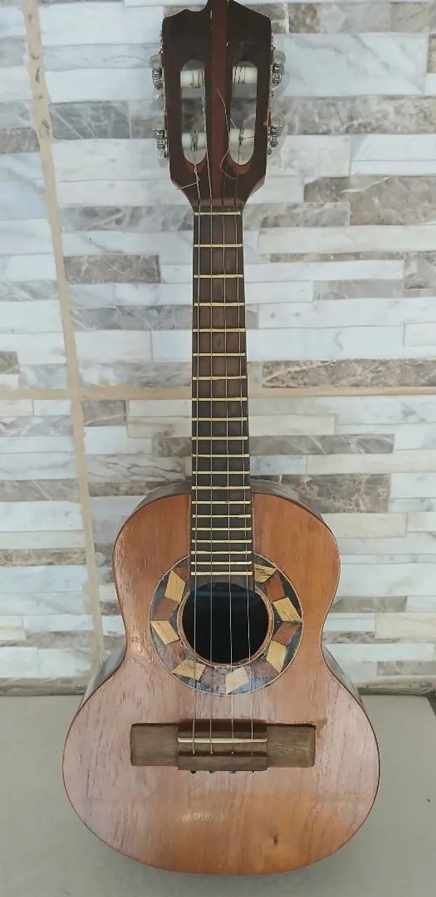 Cavaquinho Leite Luthier todo maciço 