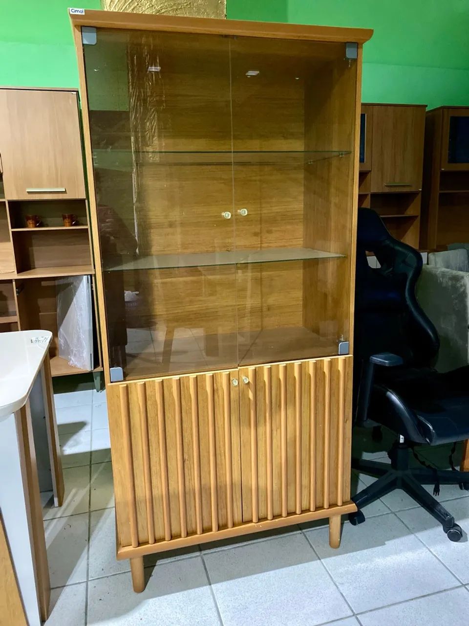 Cristaleira disponível 