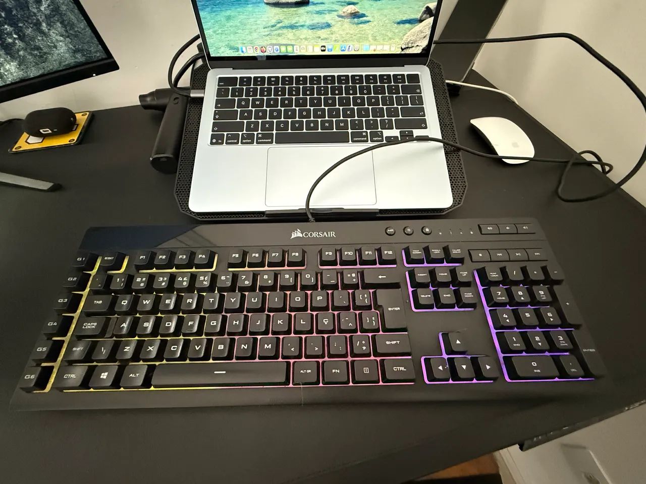 Teclado de Membrana Corsair K55 RGB - Foto 2