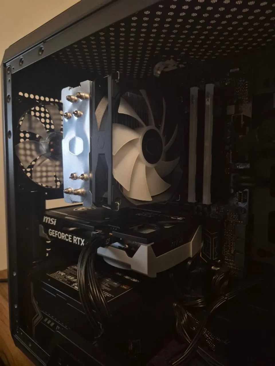 Computador Gamer Ryzen 5 9600X, RTX 5050, 32gb RAM - Foto 3