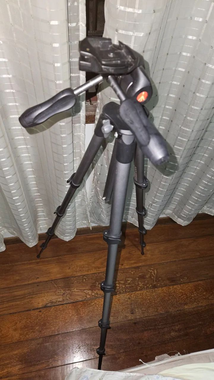 Tripé Manfrotto  - Foto 3