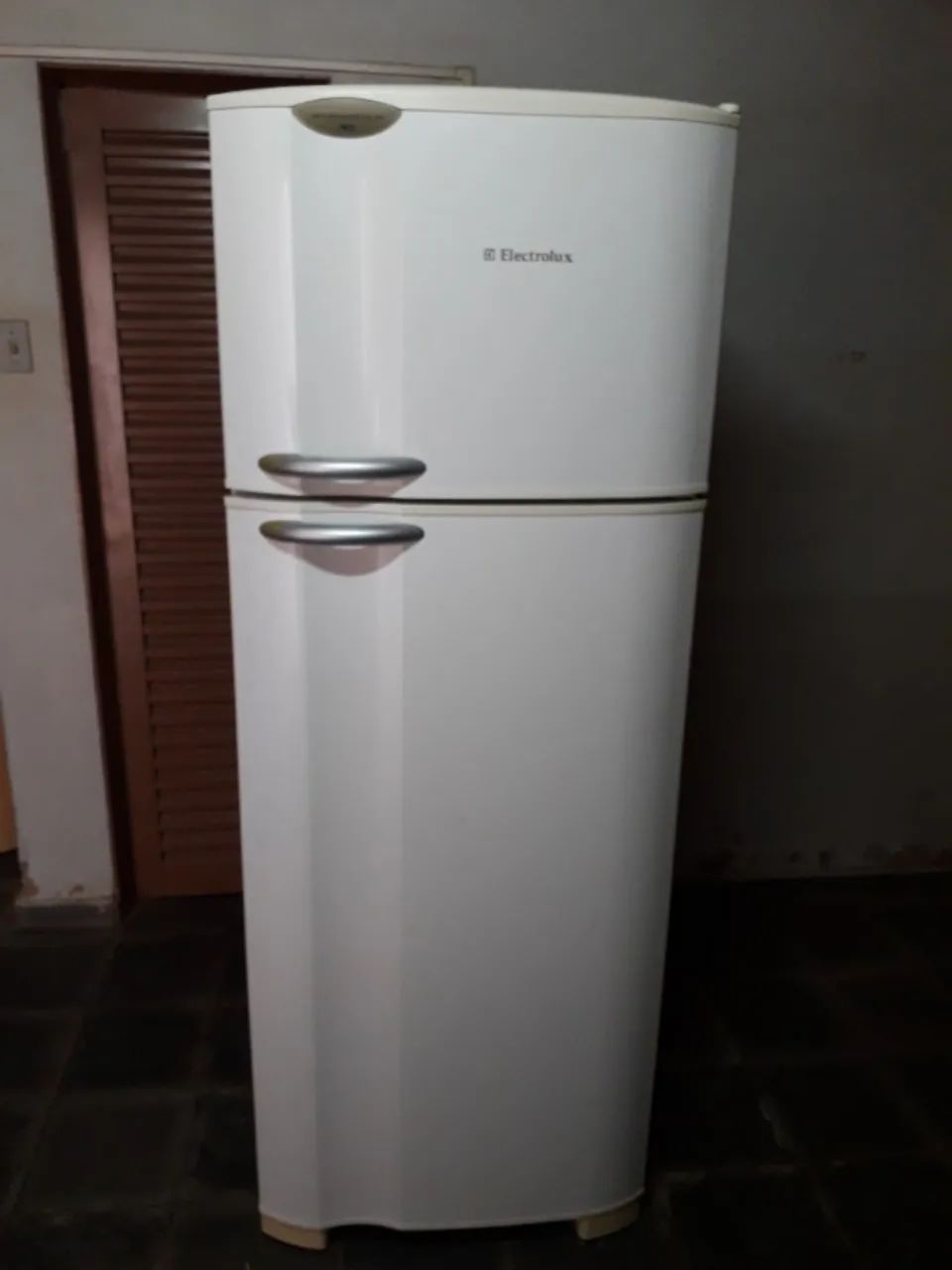 Geladeira Electrolux DC48 Air Flow