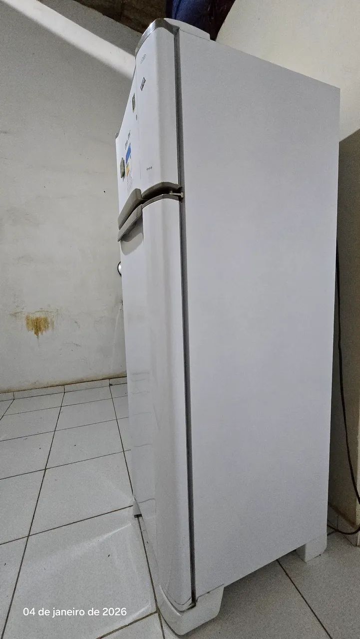 Geladeira Esmaltec Duplex - Conservada e Funcionando Perfeitamente - Foto 2