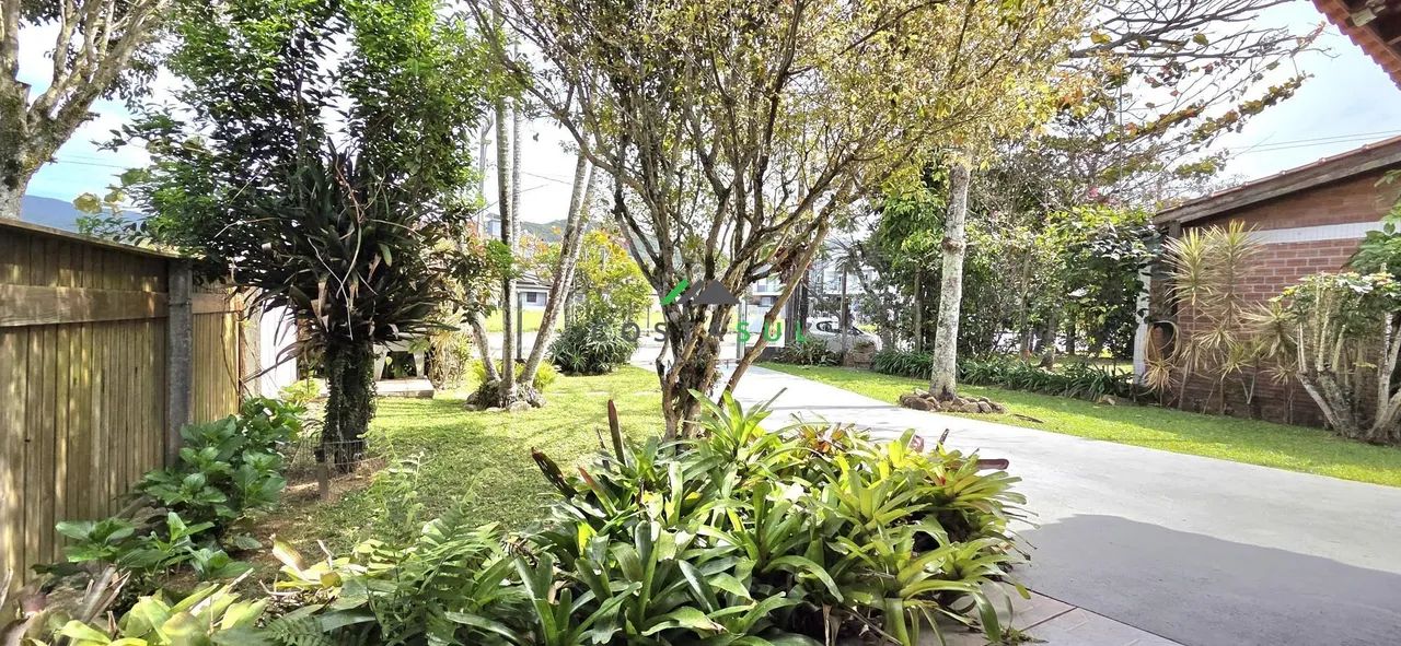 Casa à venda em Garopaba / SC a poucos metros do mar e da lagoa - Foto 2