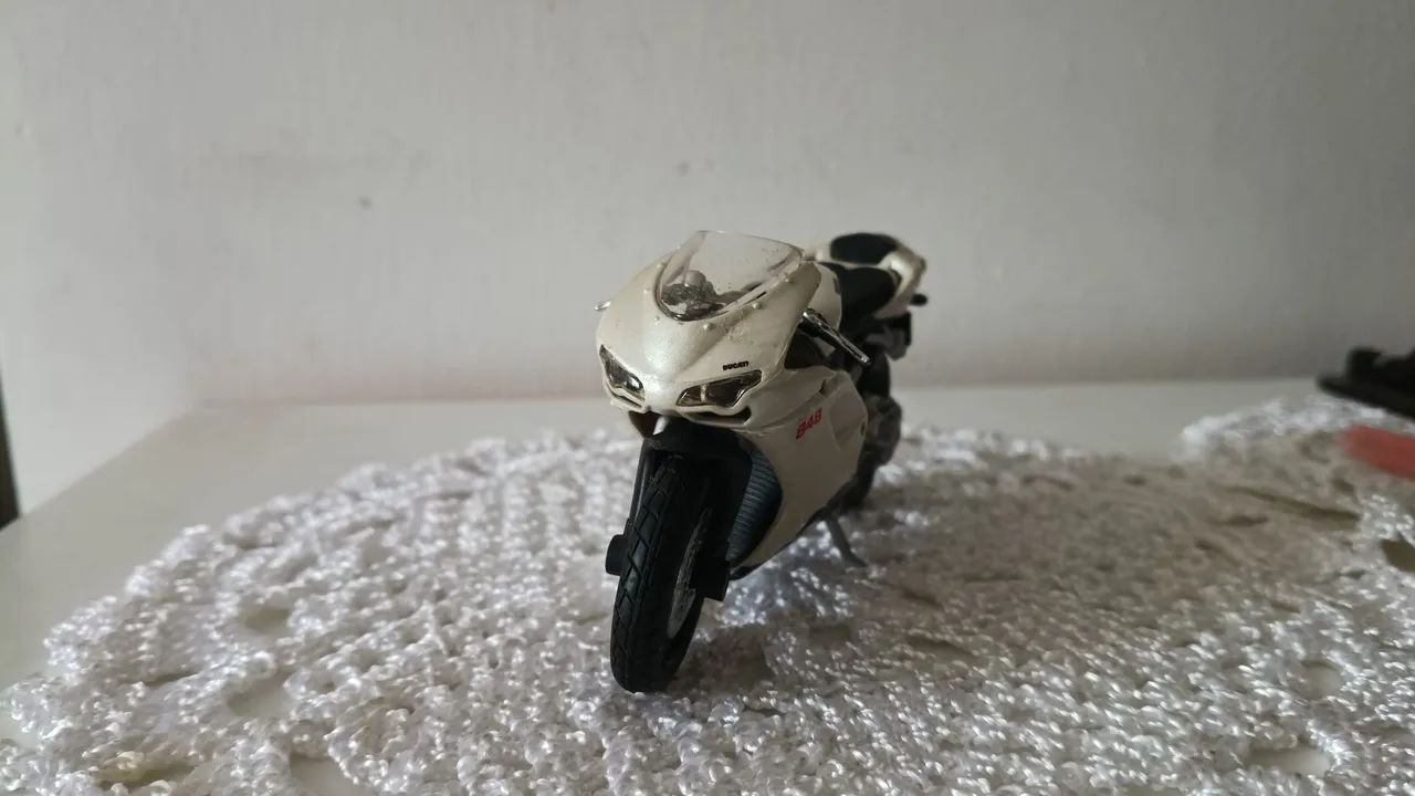 Miniatura de moto Ducati 848  - Foto 5