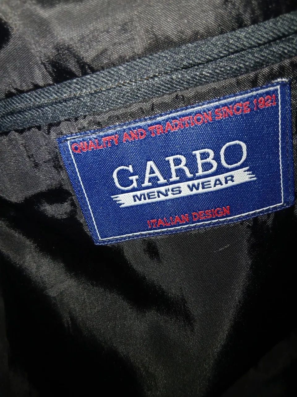 Lindo terno GARBO n50 praticamente novo  - Foto 4