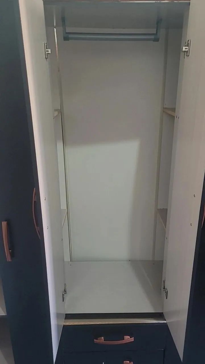 Guarda roupa 6 porta solteiro montado  - Foto 4