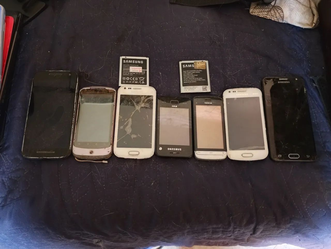 LOTE Celulares antigos que não ligam