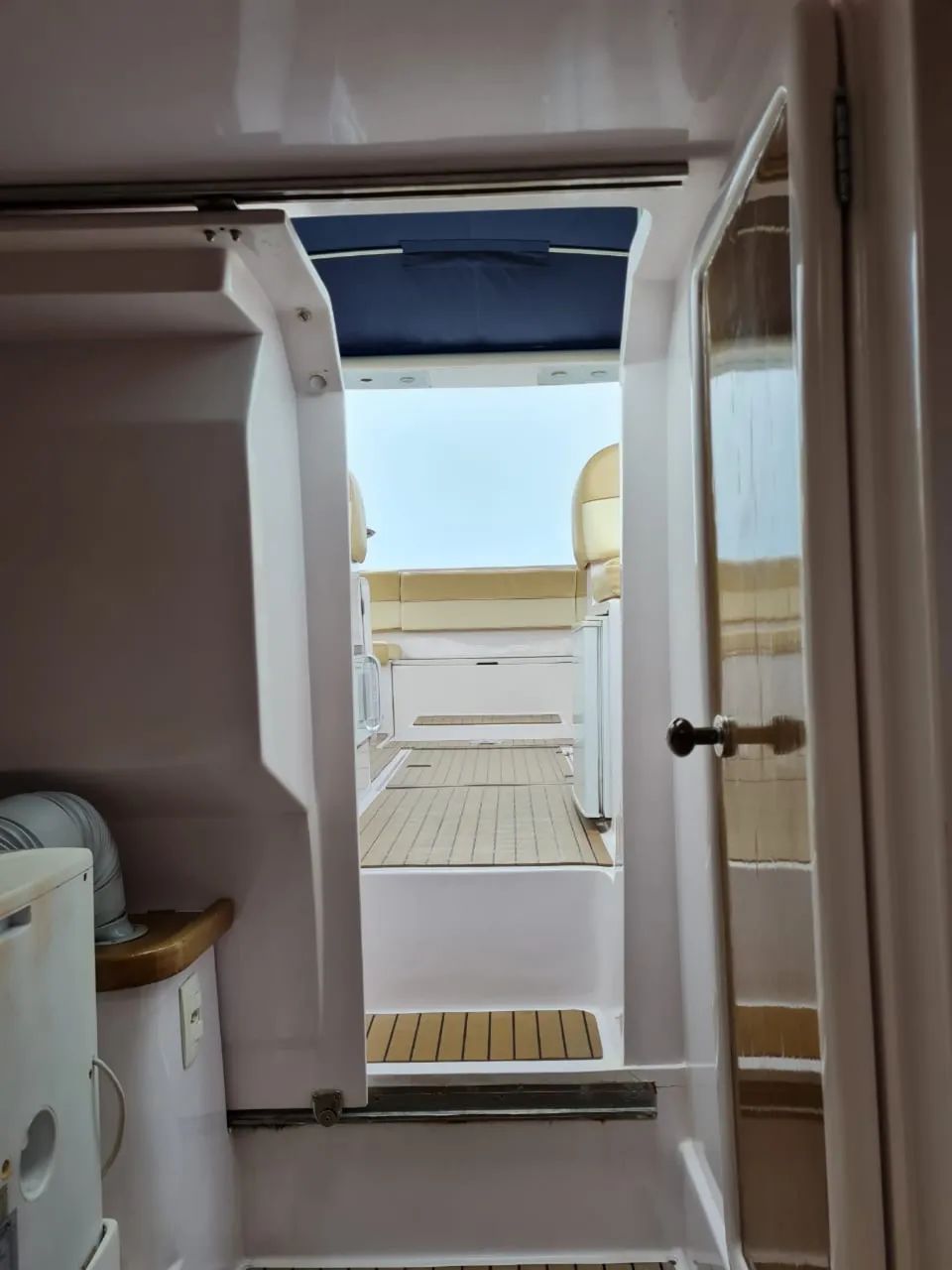 Lancha Cobra Infinity 30 - Foto 4