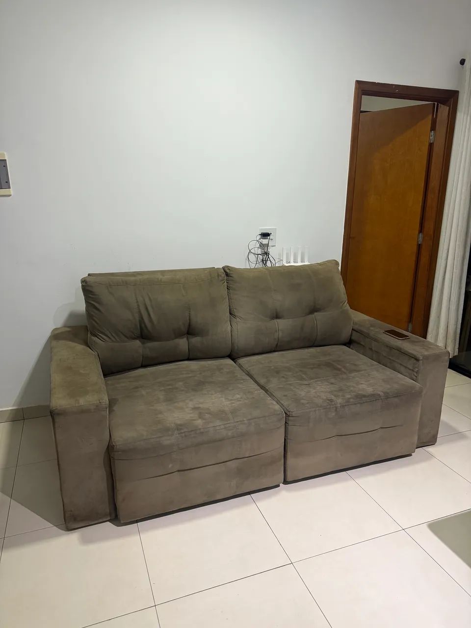 Sofá retrátil e reclinável 2 lugares - muito confortável - Foto 3