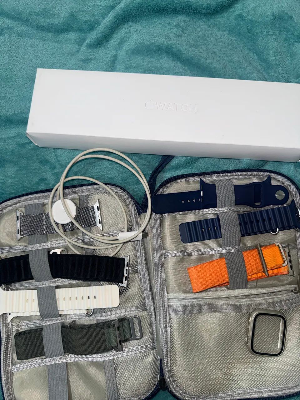 Apple Watch Series 8 45mm GPS Starlight + várias pulseiras + caixa