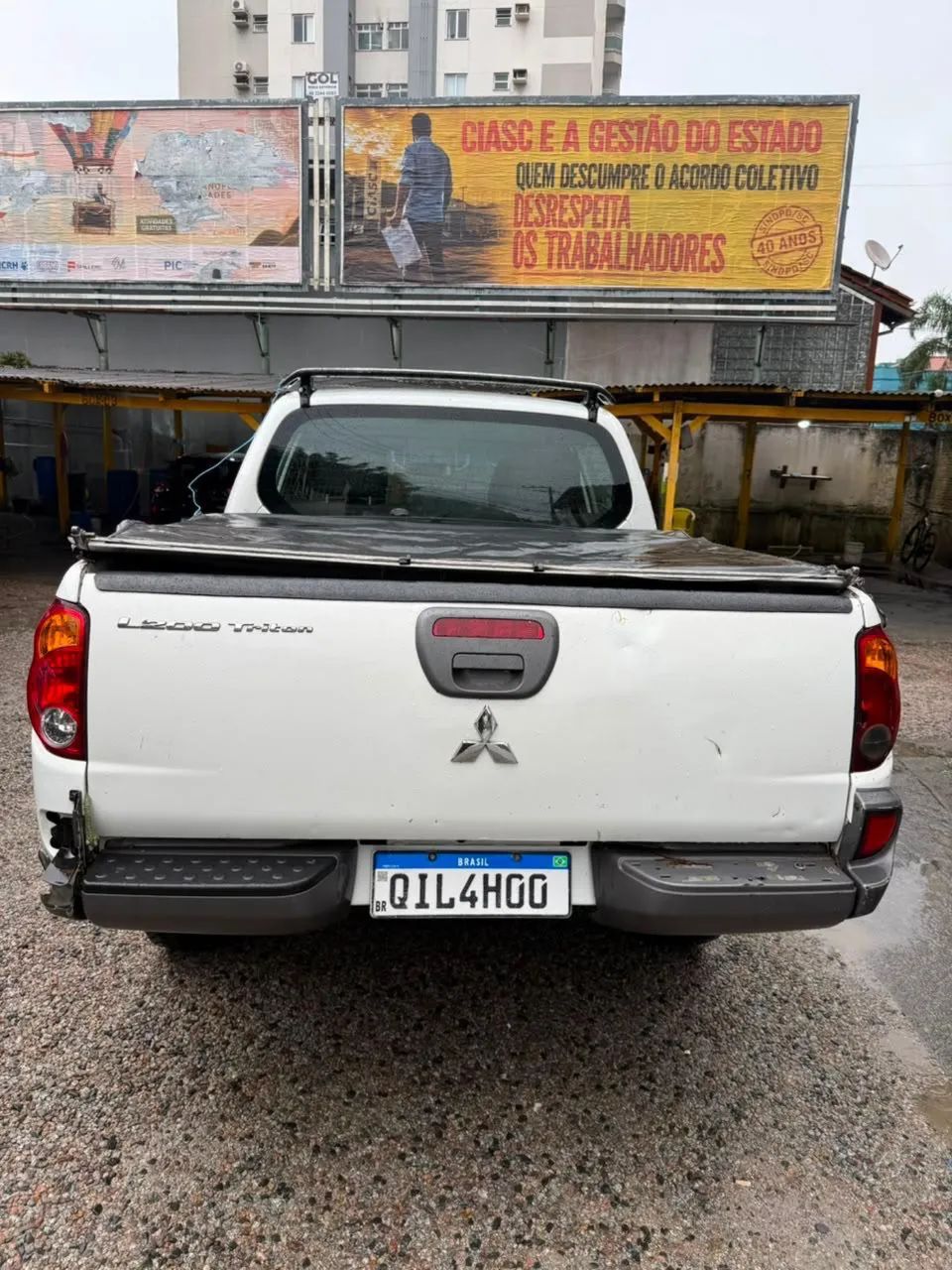 Mitsubishi L200 Triton HLS 2.4 Flex 16V CD Mec. 2017 - Foto 2