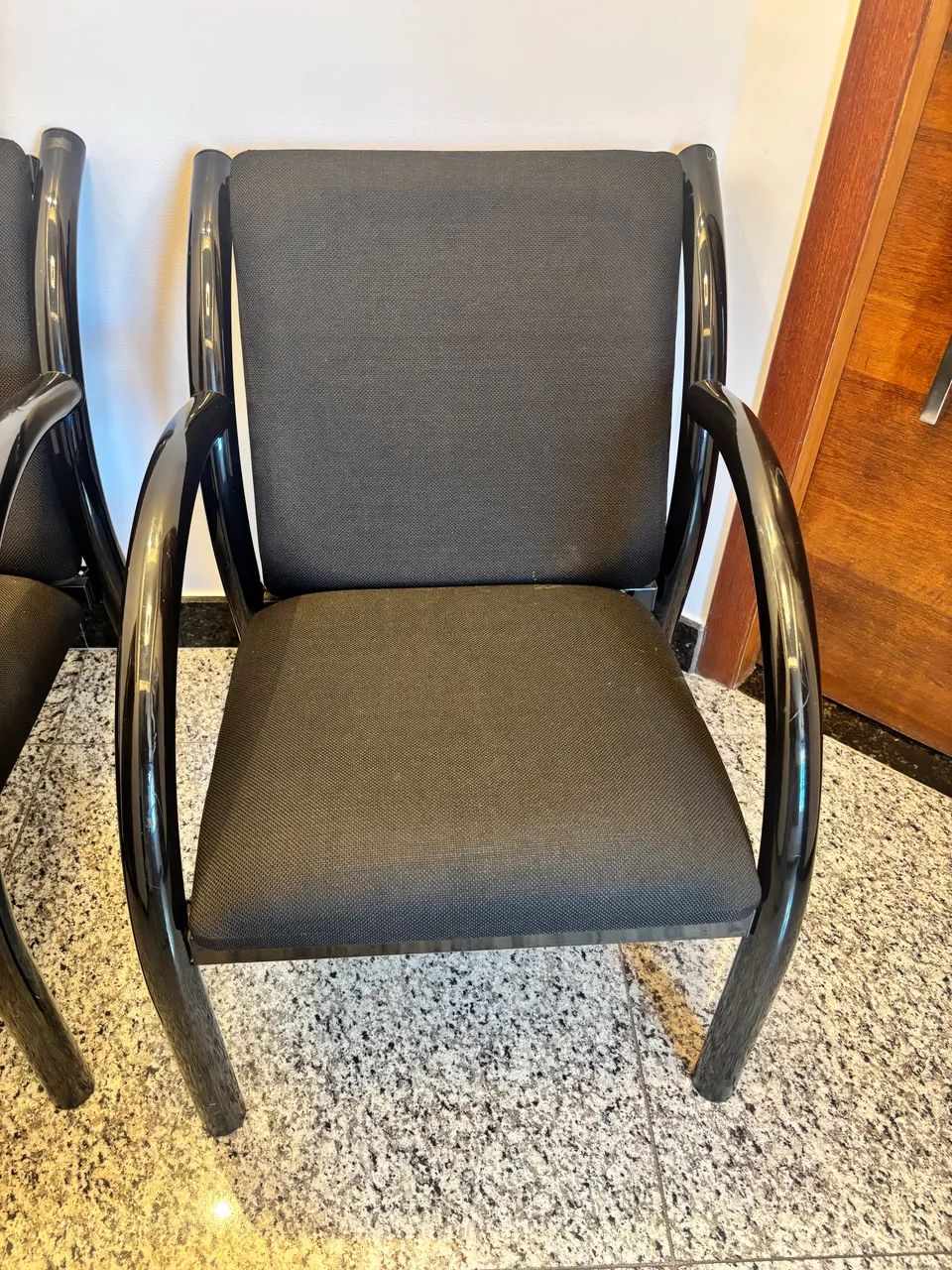 Duas poltronas para escritório  - Foto 3