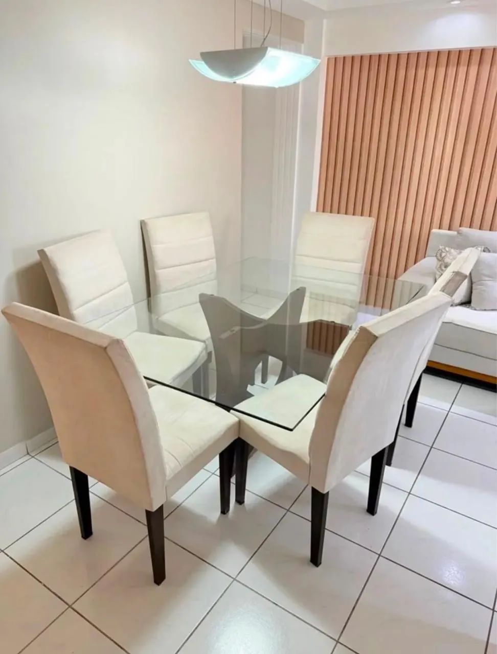 Mesa de jantar com cadeiras 