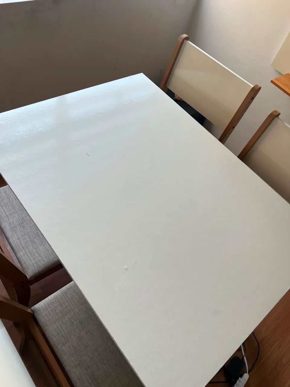 1 Mesa de Jantar e 4 cadeiras - Foto 2