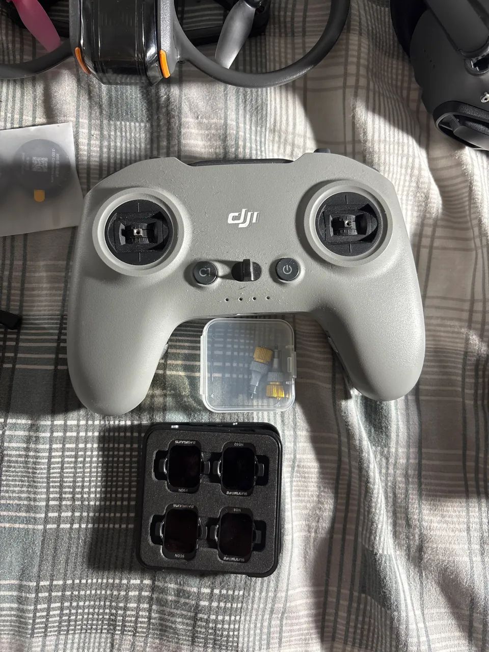 DJI AVATA 2 (Combo Fly More) + CONTROLE FPV 3 + Filtros ND  - Foto 3