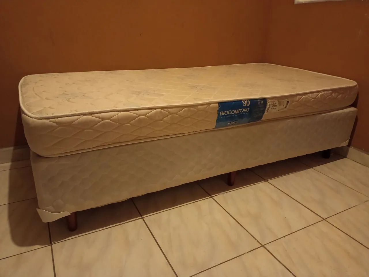 Colchão de solteiro + cama box 