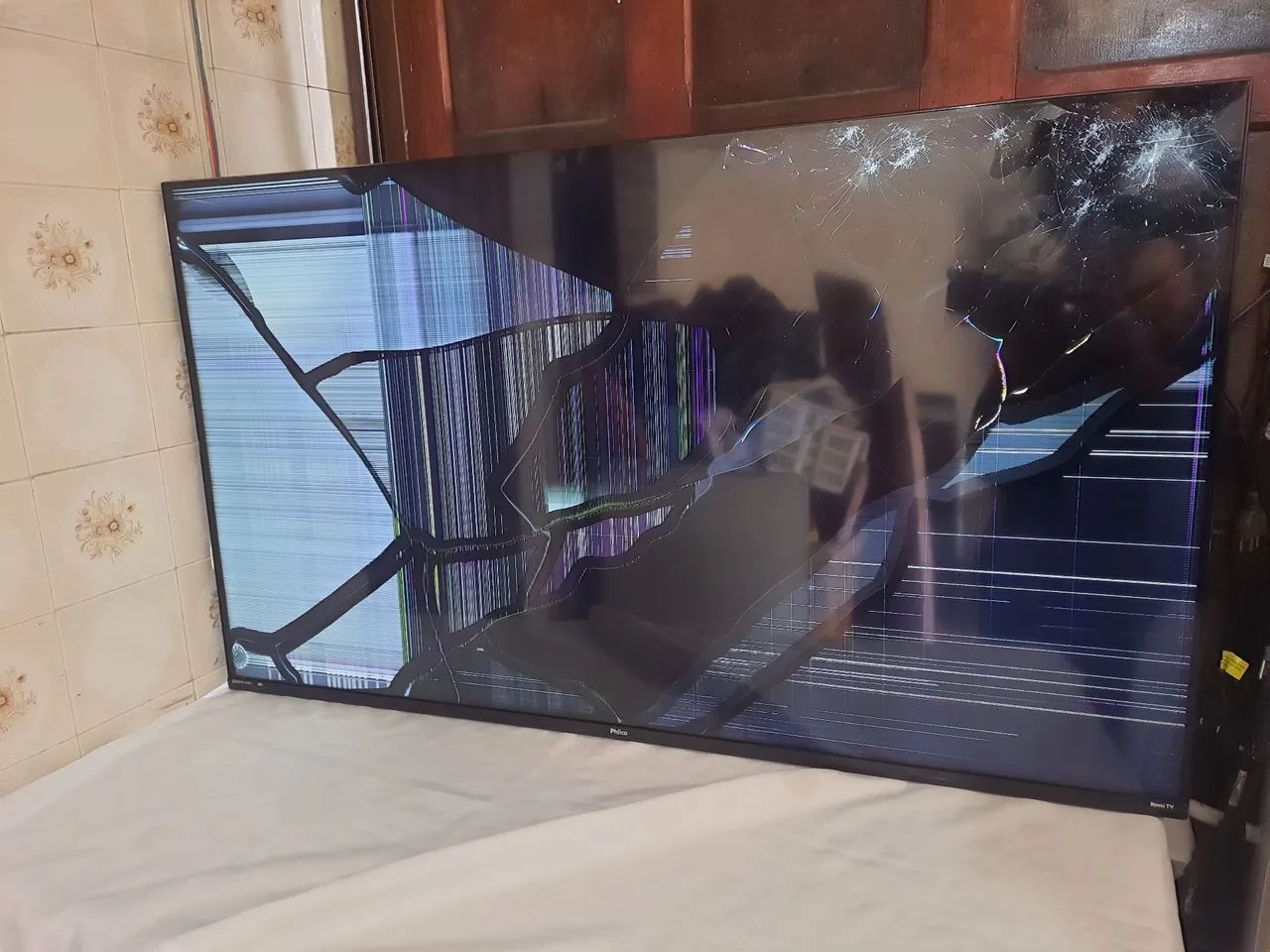 Smart Tv Led 50 Polegadas Philco Liga Com Tela Quebrada. - Foto 4