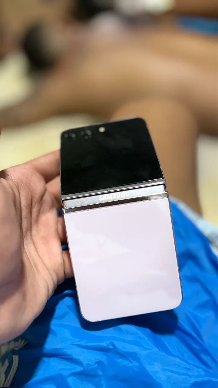 Samsung  z flip5 - Foto 3