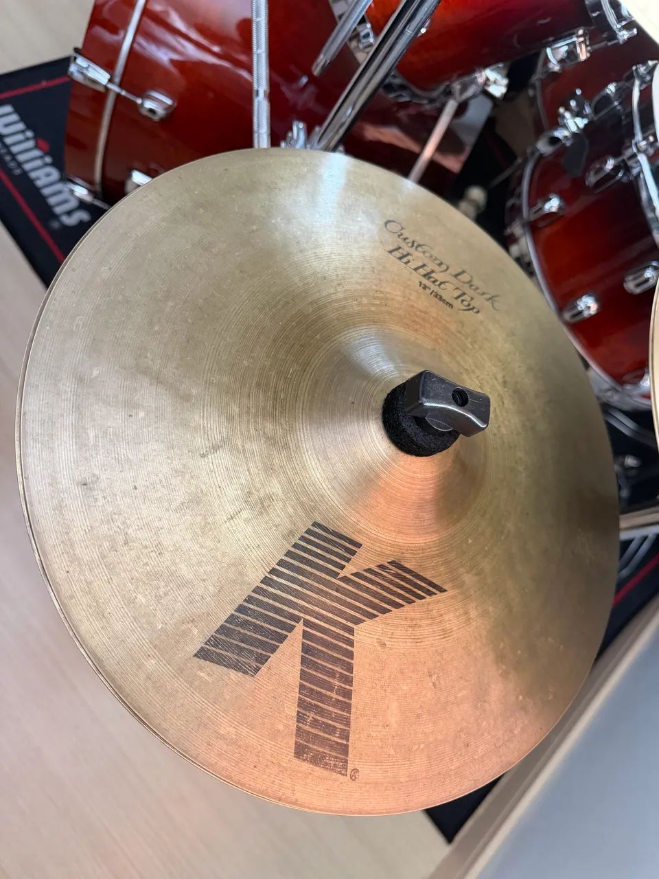 Pratos hit hat Zildjian linha K Dark custom 13?