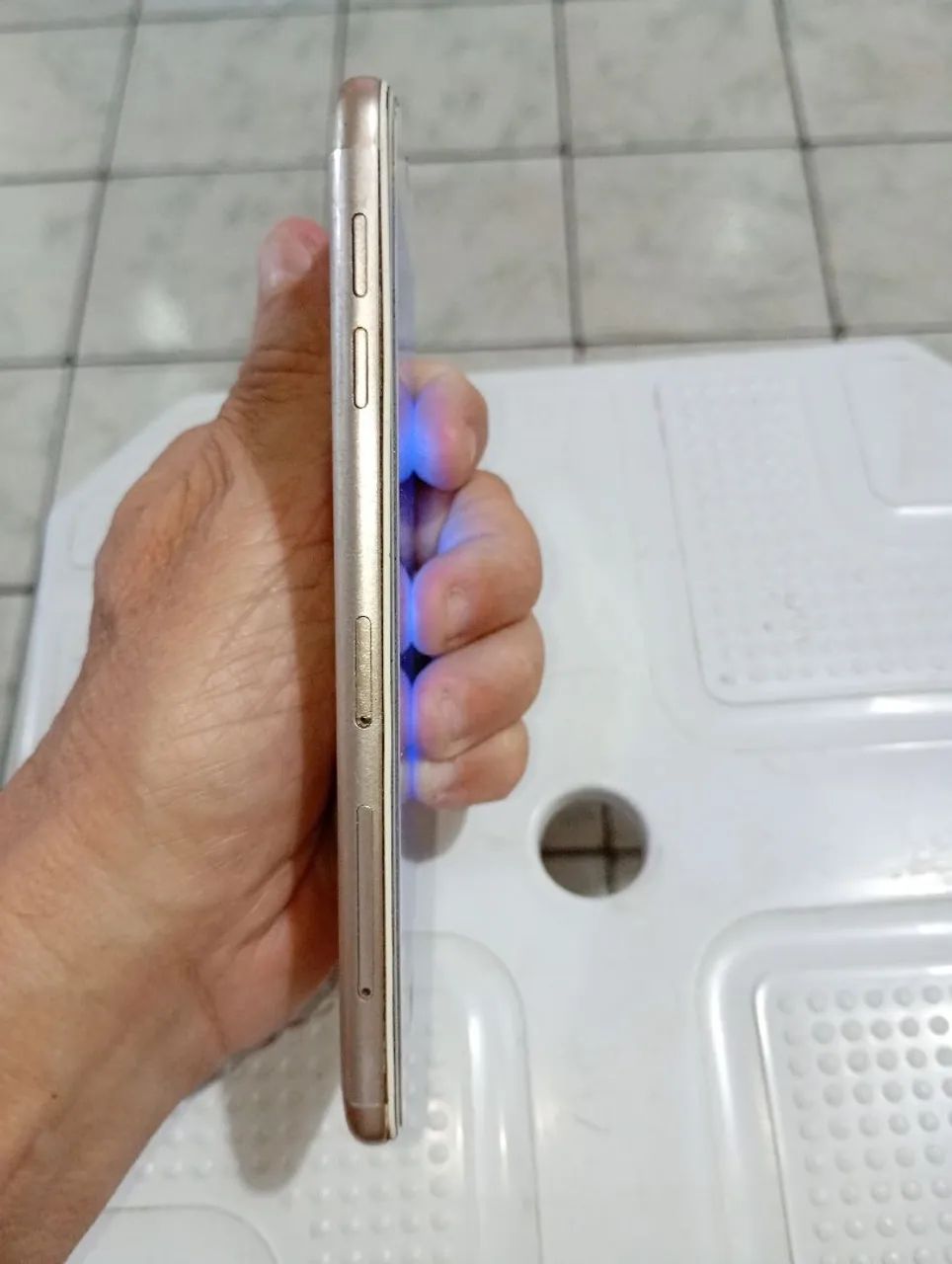 Celular Samsung j7 com carregador