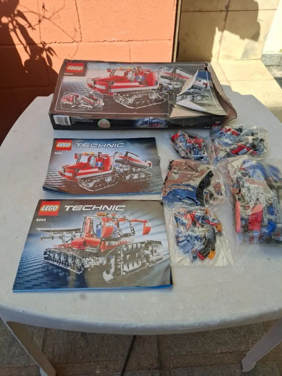 Tchnic 9-16 Lego 8263 Snow Groomer 590 peças, caixa encontra-se rasgada mais as peças estã - Foto 3