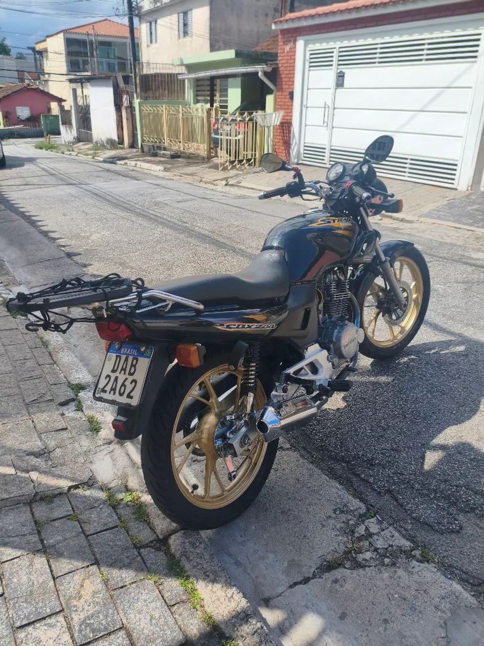 CBX 200 Strada  - Foto 4