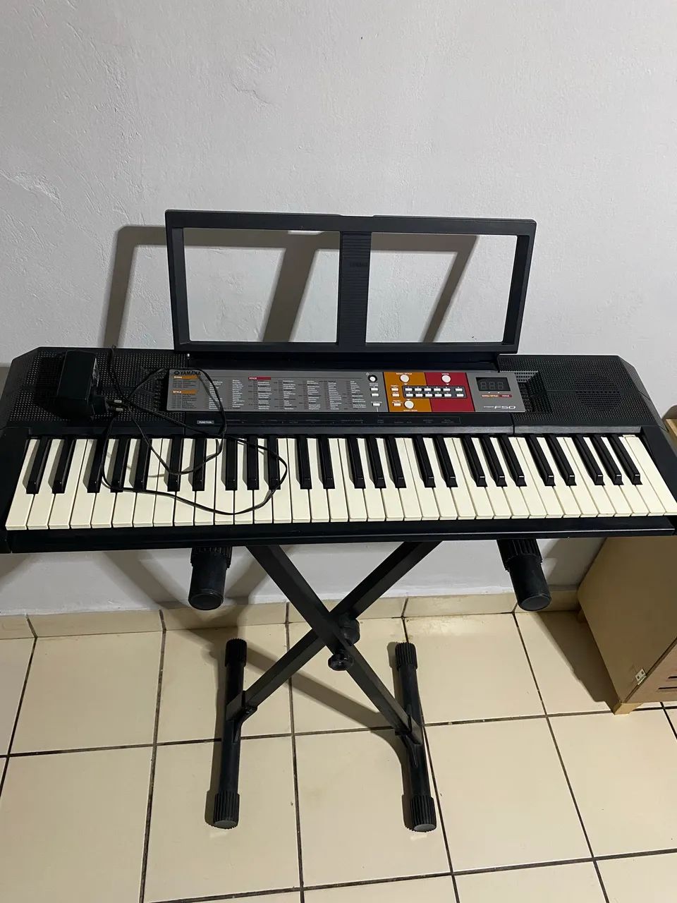 Vende-se Teclado
