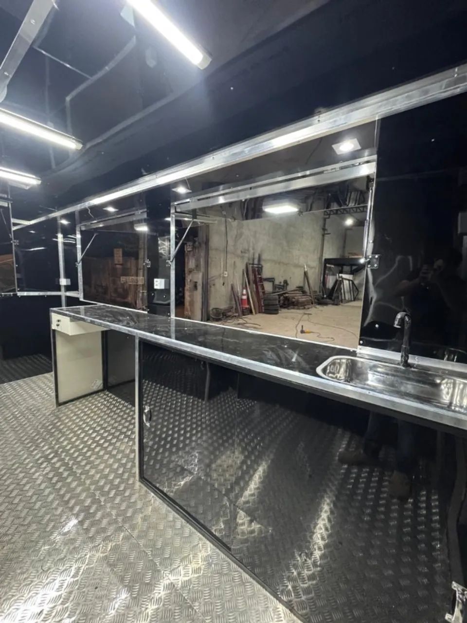 Trailer 432958064307752963