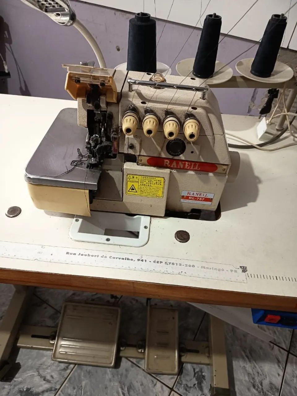 Máquina de costura  - Foto 3