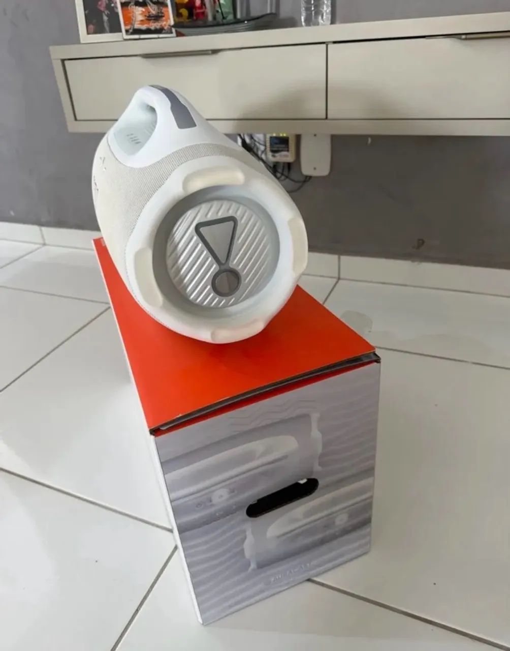 Bombox nova com Caixa e na garantia  - Foto 2