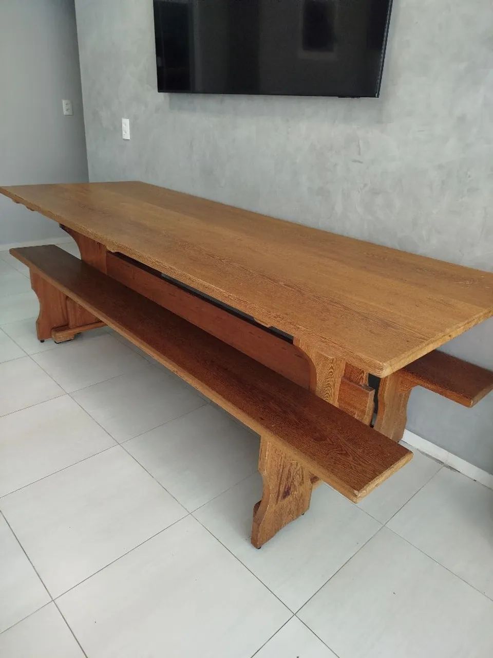 Mesa madeira com banco e banquetas  - Foto 3